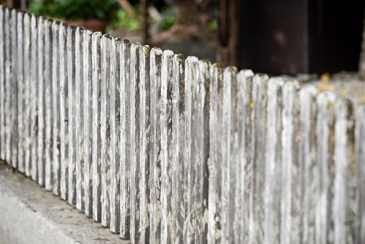 Fence Repair and Maintenance